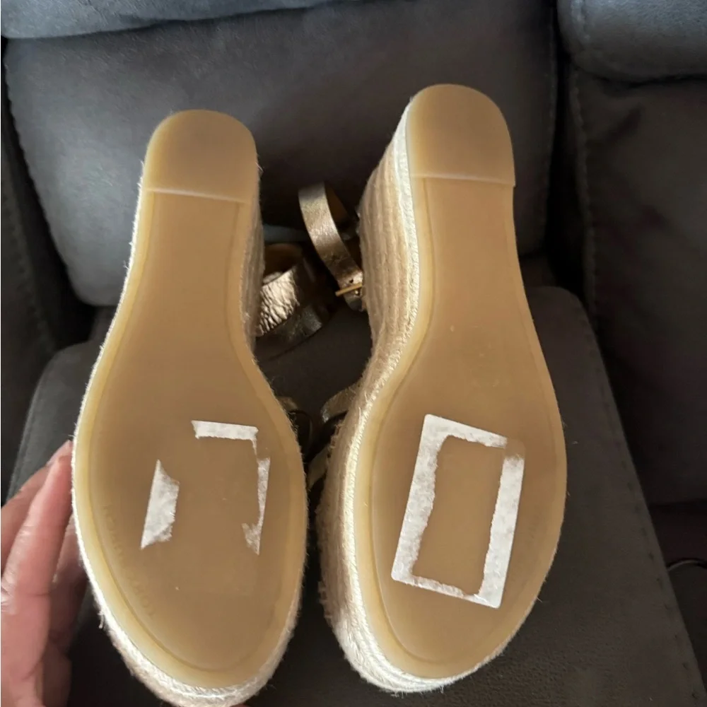 TORY BURCH Gold Metallic Leather Wedge Fisherman Sandals Ankle Strap Buckle